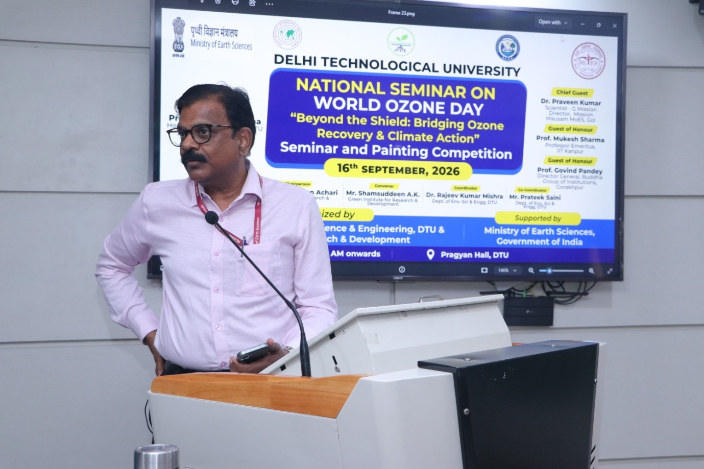 Chief Guest Dr. Praveen Kumar addressing the World Ozone Day Seminar